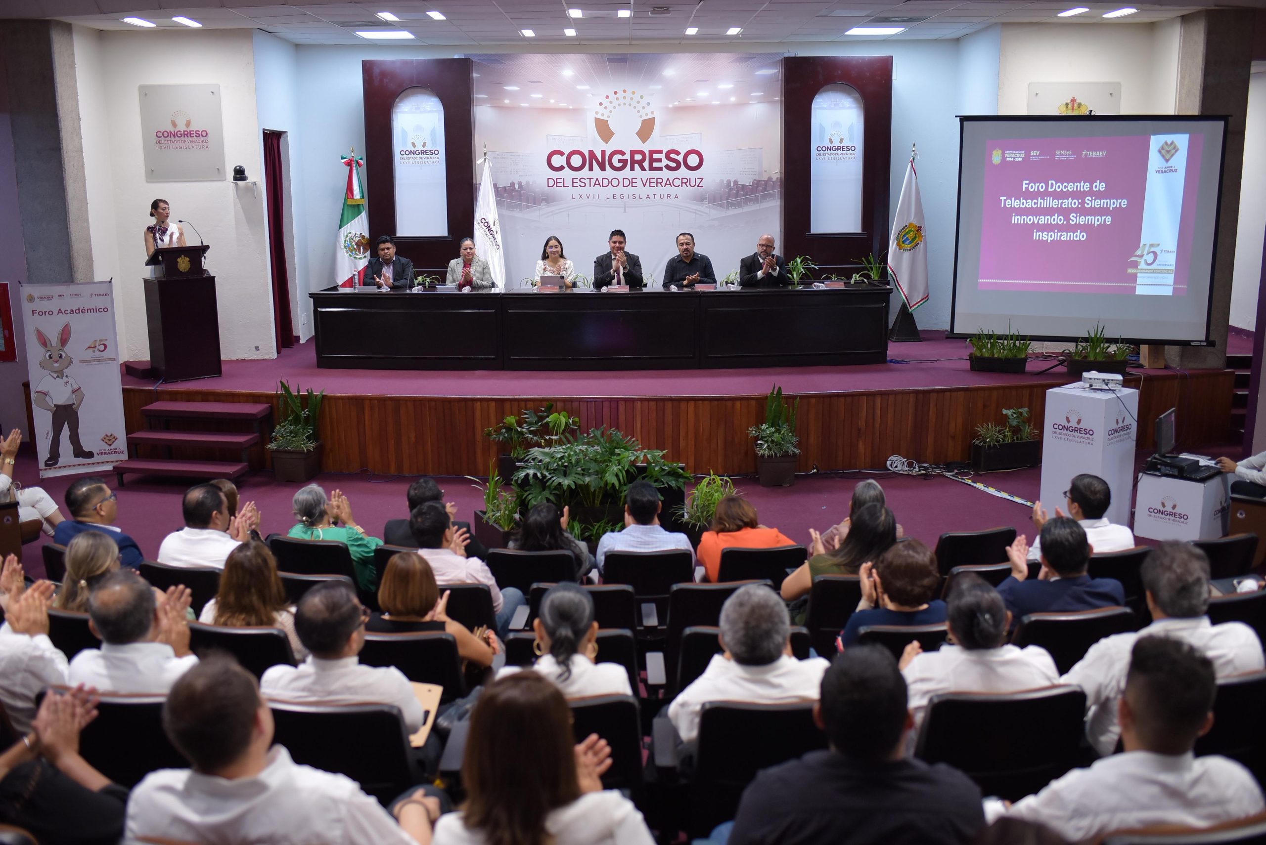 Congreso de Veracruz, aliado de las y los docentes: diputada Valeria Méndez