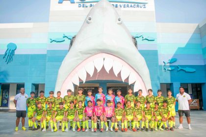 Escualos Kids presume su identidad: foto oficial rumbo a la Liga Nacional Juvenil