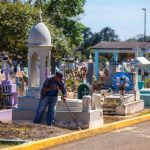 Realiza Ayuntamiento acciones de limpieza en panteones municipales