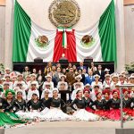 En el Congreso, reconocen a la Delfines Marching Band