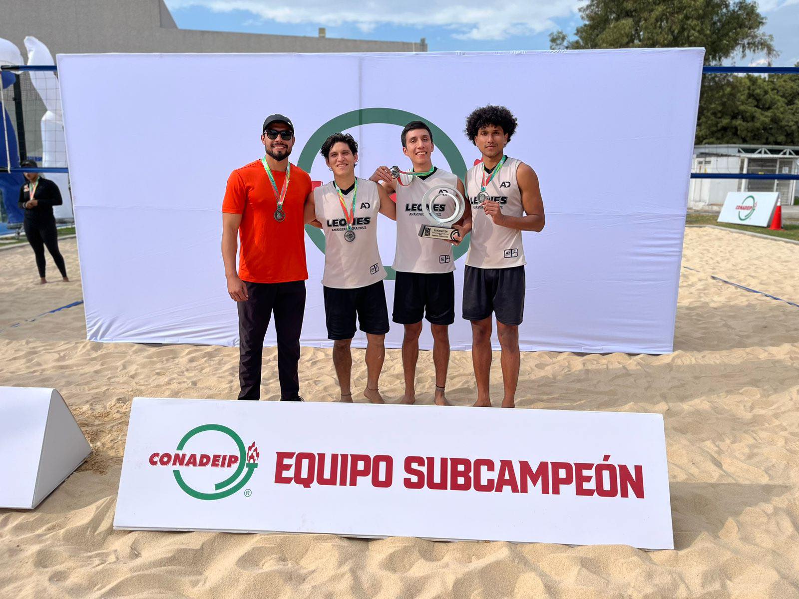 Leones, subcampeones nacionales de voleibol de playa en Conadeip