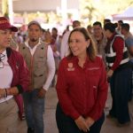 Rocío Nahle supervisa en Álamo la entrega de apoyos integrales a familias afectadas