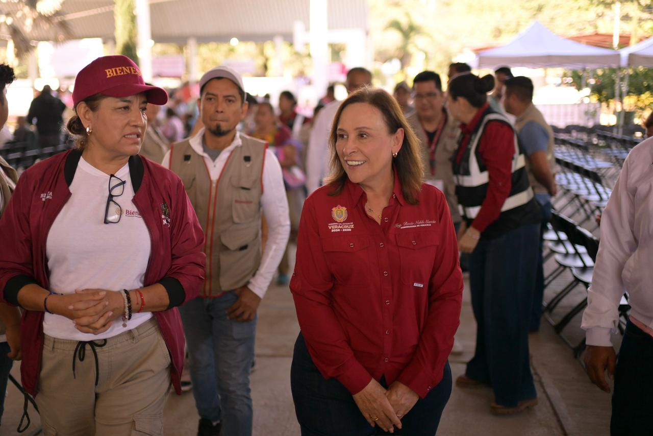 Rocío Nahle supervisa en Álamo la entrega de apoyos integrales a familias afectadas