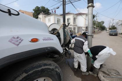 SIOP y CAEV refuerzan operativo para restablecer el drenaje en Poza Rica