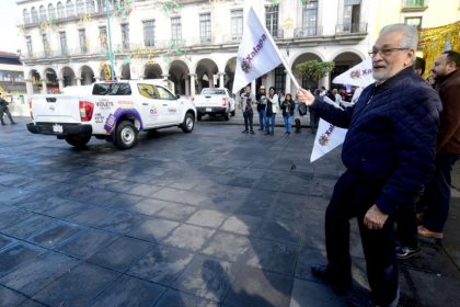 Entrega Alberto Islas más unidades vehiculares para brindar mejores servicios