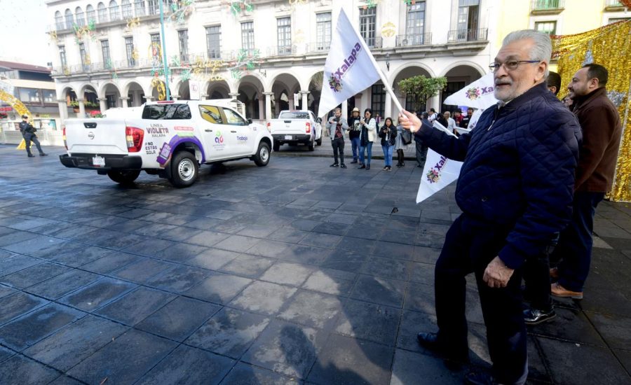 Entrega Alberto Islas más unidades vehiculares para brindar mejores servicios