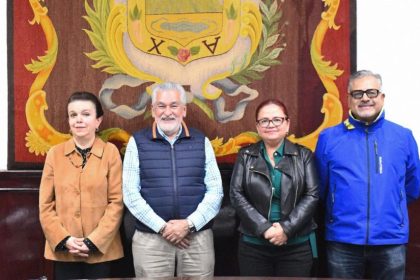Realizan Alberto Islas y Daniela Griego primera reunión de acercamiento