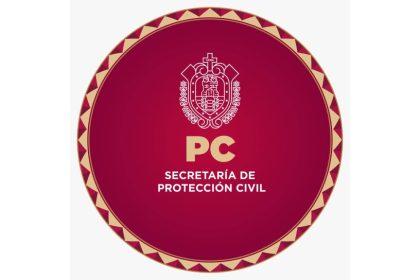 Gobierno del Estado brinda atención oportuna a estudiantes durante acto del Día de la Bandera