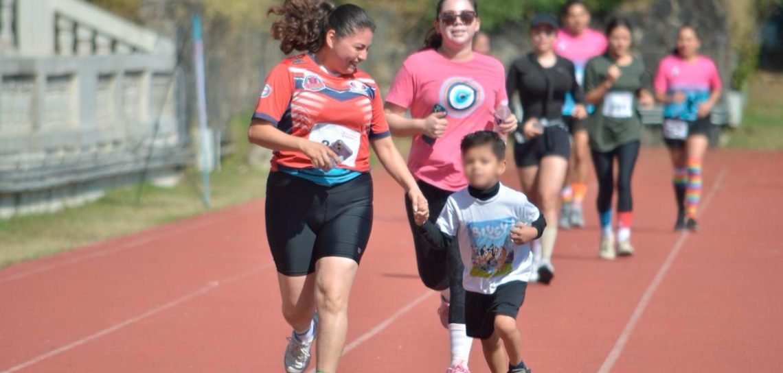 Realizan con éxito la 3ª Carrera Down en beneficio del CAM 68 en Xalapa