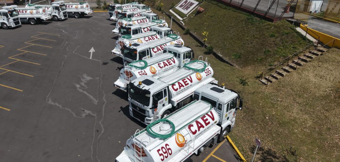 Amplía Rocío Nahle capacidad de respuesta para contingencias con 30 pipas para la CAEV