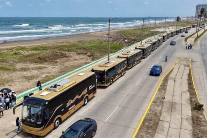 Gobernadora pone en operación 60 unidades Quetzalli; servicio será gratuito en Semana Santa