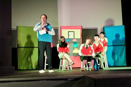 Más de 500 personas disfrutaron del festival teatral de la SEV en el Ágora de la Ciudad