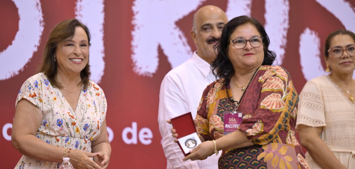 Reconoce Gobernadora al magisterio con aumento salarial y homenaje a su vocación