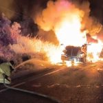 Tráiler termina calcinado tras incendiarse en la autopista Cosoleacaque–Nuevo Teapa