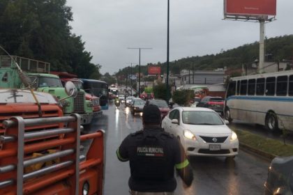 Tránsito Municipal despliega operativo vial en Xalapa ante bloqueos de la AMOTAC