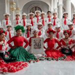 Reconocen a Delfines Marching Band por dar vida al inicio de los Jueves Musicales