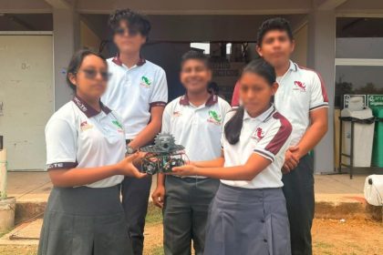 Equipo de Robótica del CECyTEV 19 Coatzacoalcos competirá en la Copa Nacional FutBotMX