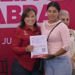 Entrega Gobernadora 5 mil apoyos a la Palabra y a la Familia