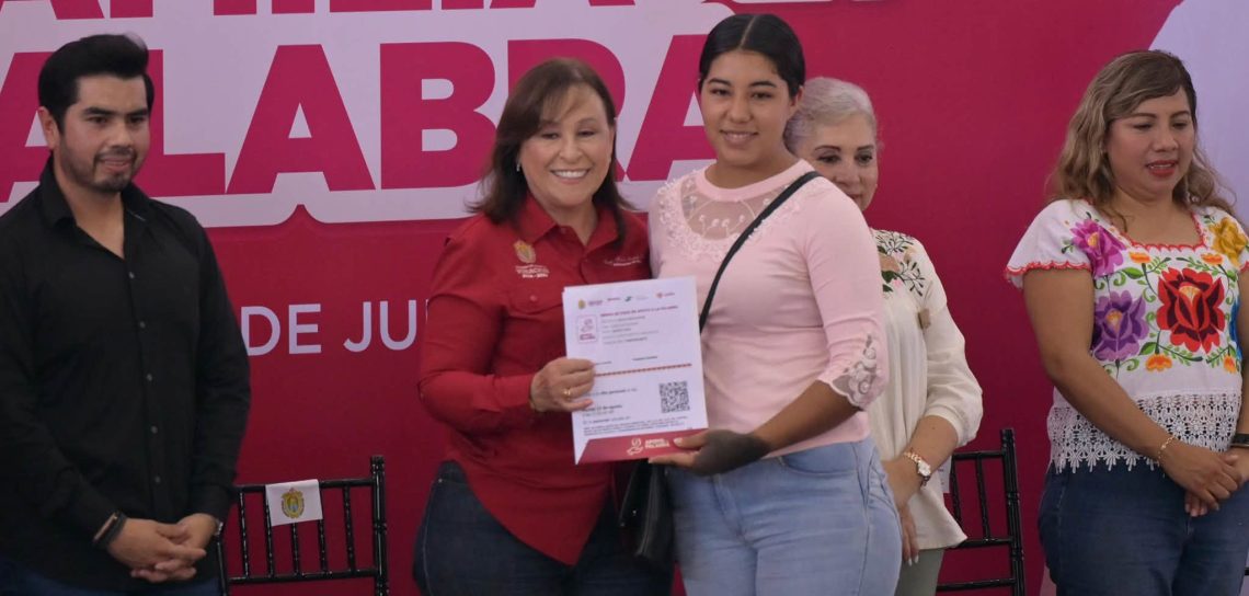 Entrega Gobernadora 5 mil apoyos a la Palabra y a la Familia