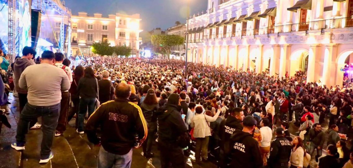 El corazón de Xalapa corea y baila los éxitos de la Sonora Santanera