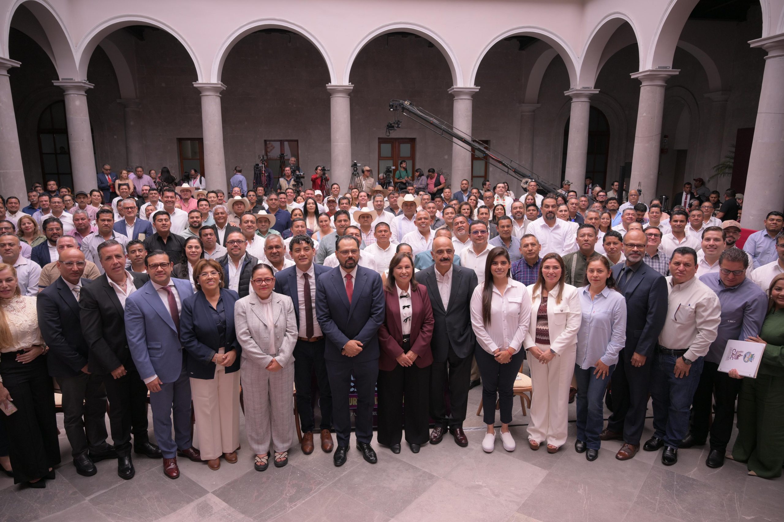 Rocío Nahle y los municipios dicen adiós a la bursatilización