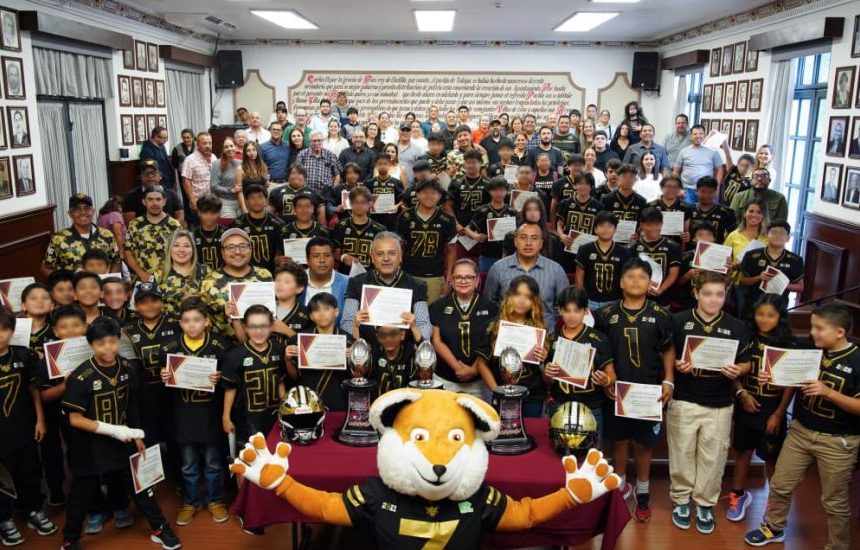 Reconoce Ayuntamiento a Zorros Dorados por la obtención de tres campeonatos nacionales