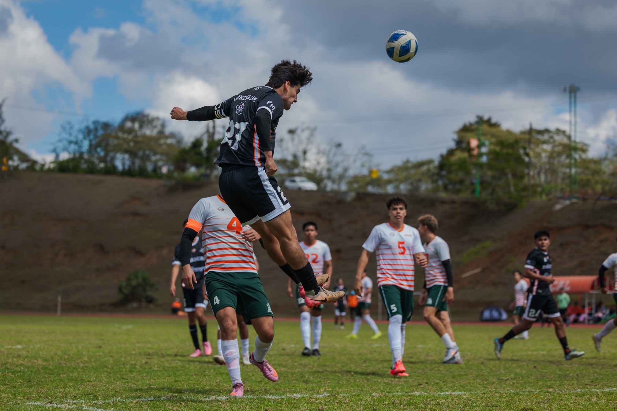 Leones por el buen camino en futbol de Conadeip