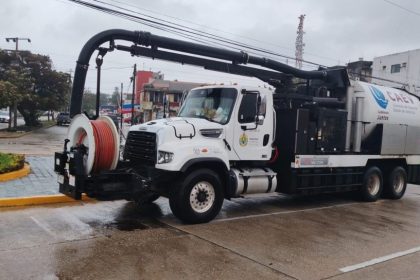 CAEV moviliza maquinaria y personal, en apoyo a Nanchital y Coatzacoalcos